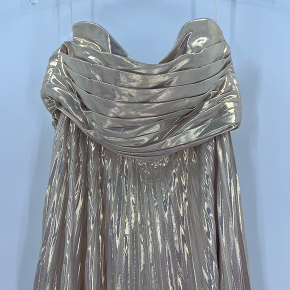 Amazon dress pleated size 8 shimmering metallic lamé fabric - Picture 4 of 9